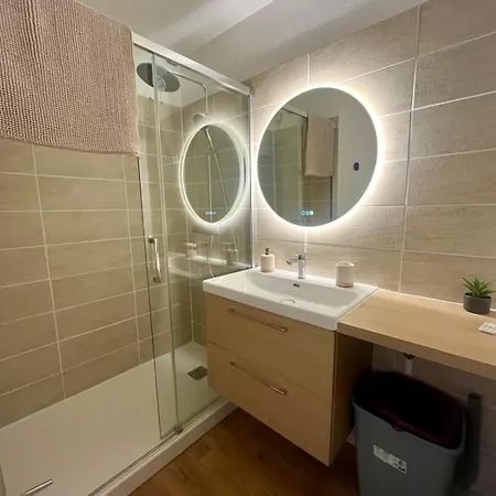 Serenity, Appt Avec Loggia A 5min De La 쿠르쇨 쉬르 메르