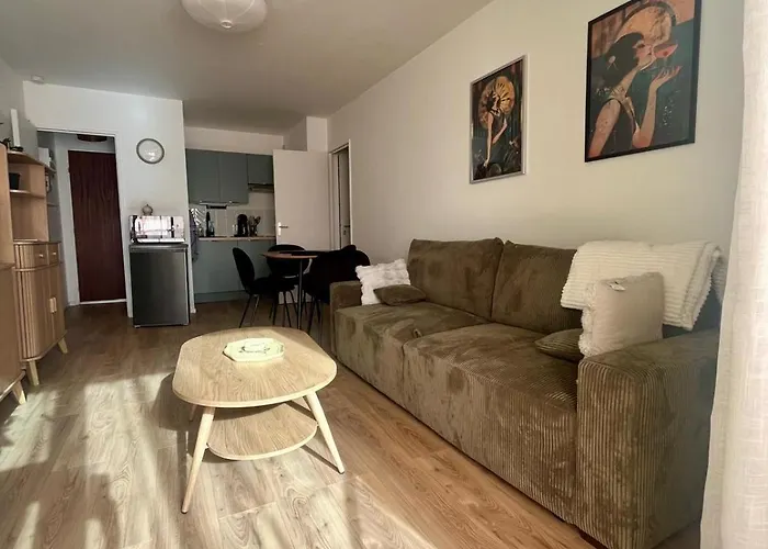 Serenity, Appt Avec Loggia A 5min De La Apartment